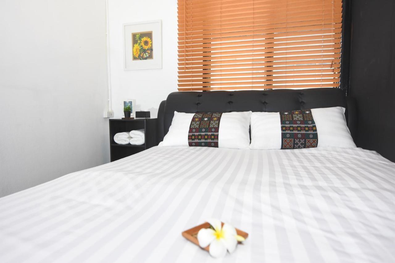 Kayan Hostel Chiang Mai Bagian luar foto